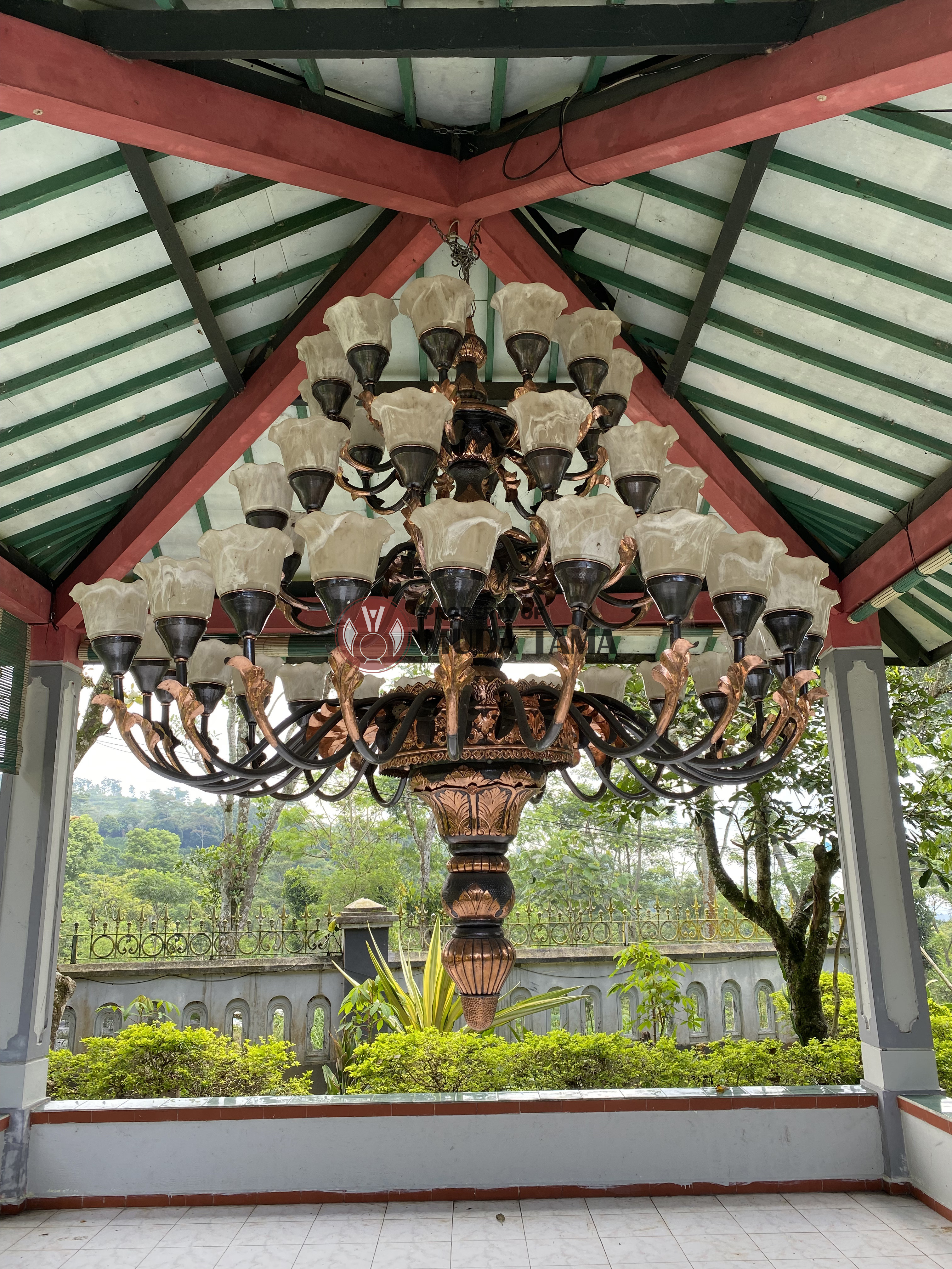 lampu-gantung-klasik-3-tingkat